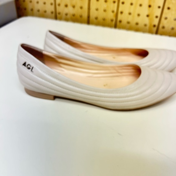 AGL Ivory Flats - Picture 1 of 8